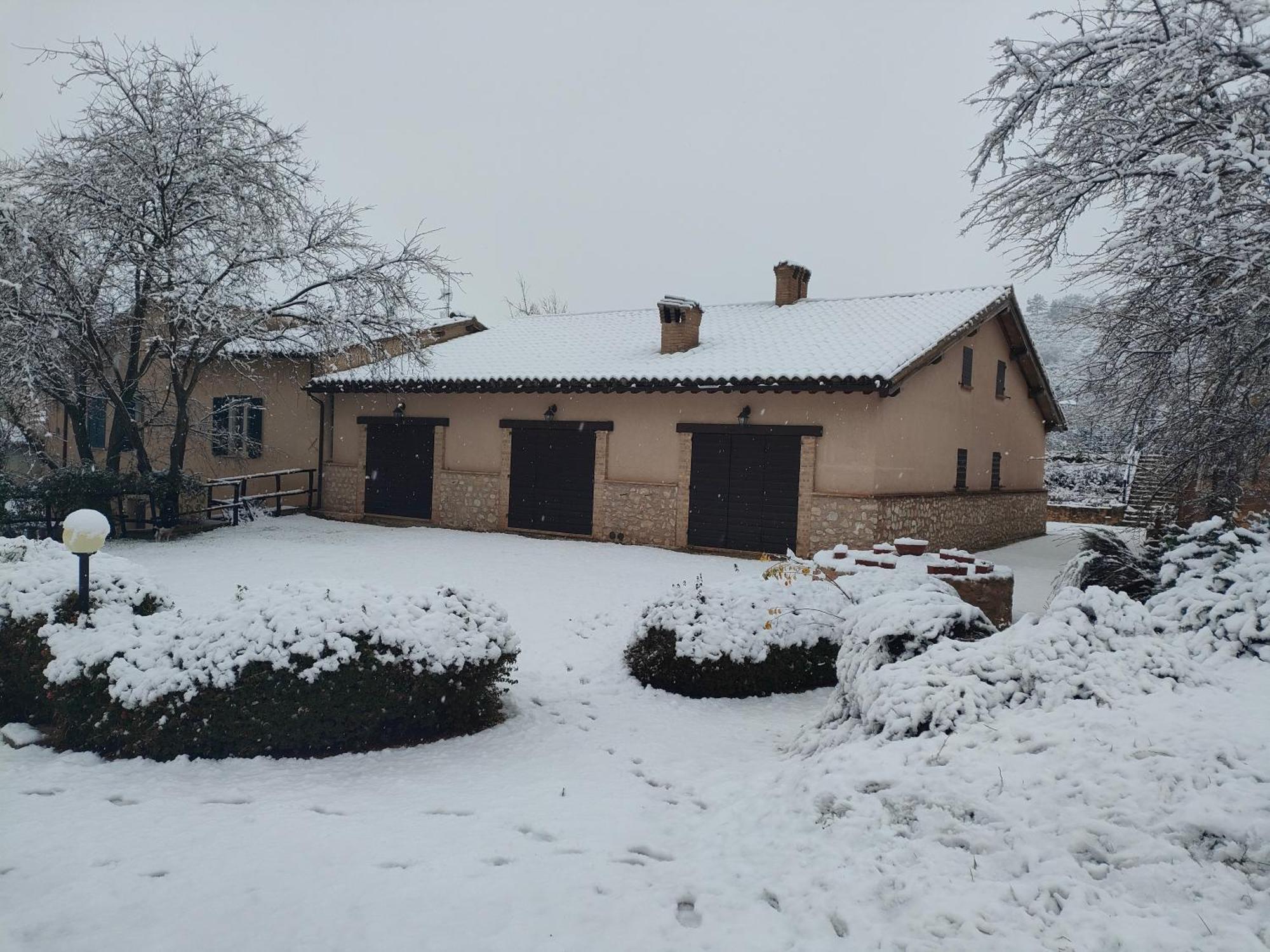 Agriturismo Il Casalino Сполето Экстерьер фото